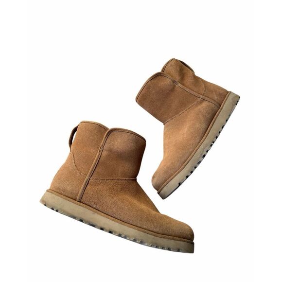 UGG Shoes - UGG Boots Cory II Genuine Shearling Lined Chestnut Tan Suede size 8